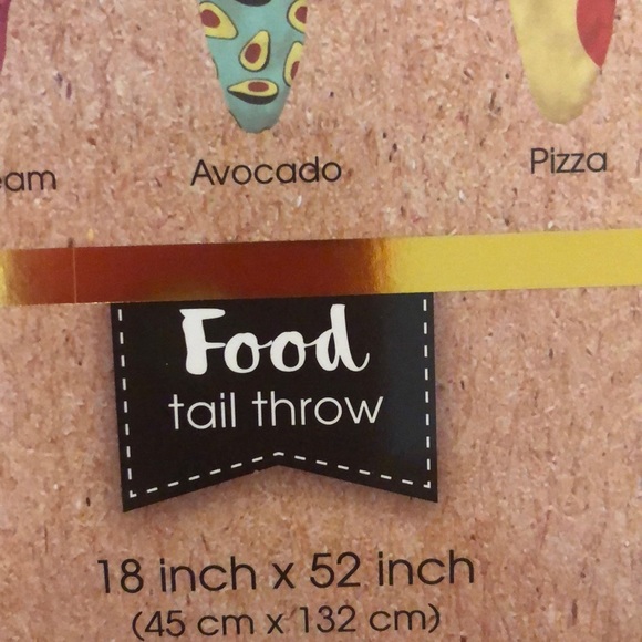 NWT tail throw blanket - Picture 4 of 4